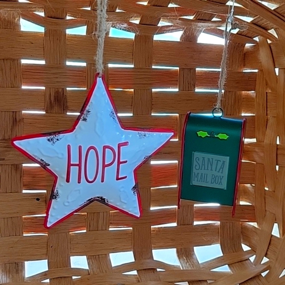 STAR/SANTA MAIL BOX AND STAR ORNAMENTS, PAINTED METAL 🎄